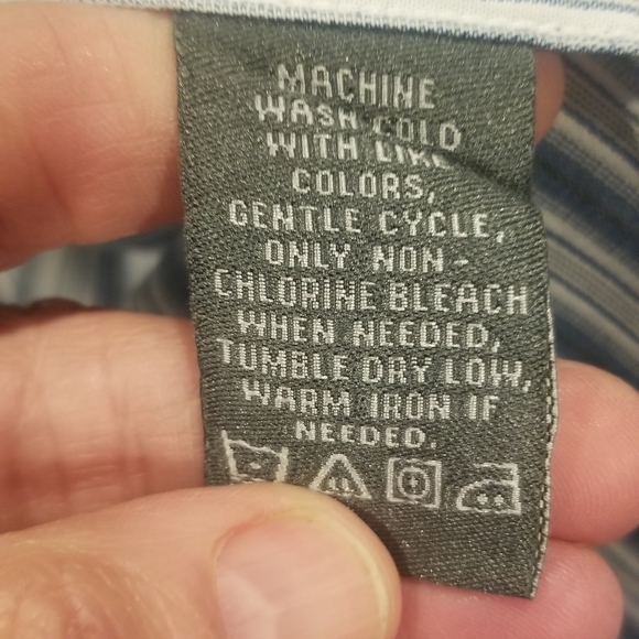 Lyle & Scott Button up Shirt. Men's size Large - Picture 4 of 7